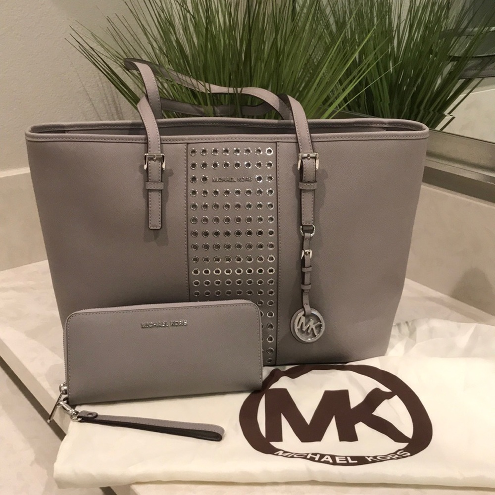 MK Multifunction tote w/matching  wallet